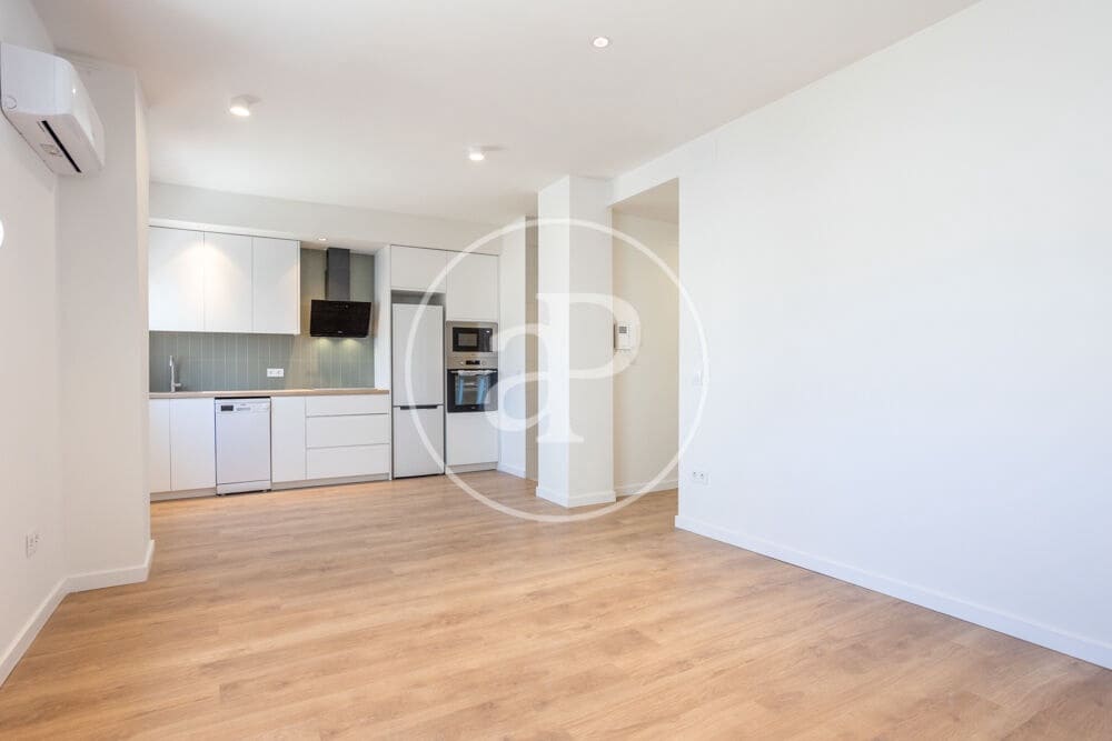 3 bedroom Apartment for rent in Valencia city - € 1,700 (Ref: 9855548)