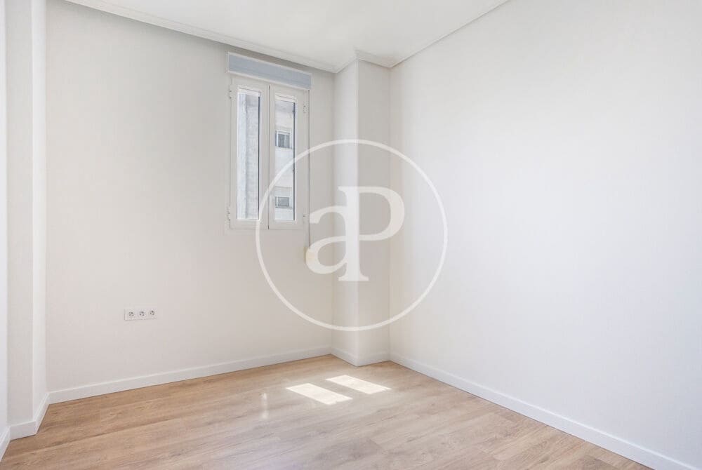 3 bedroom Apartment for rent in Valencia city - € 1,700 (Ref: 9855548)