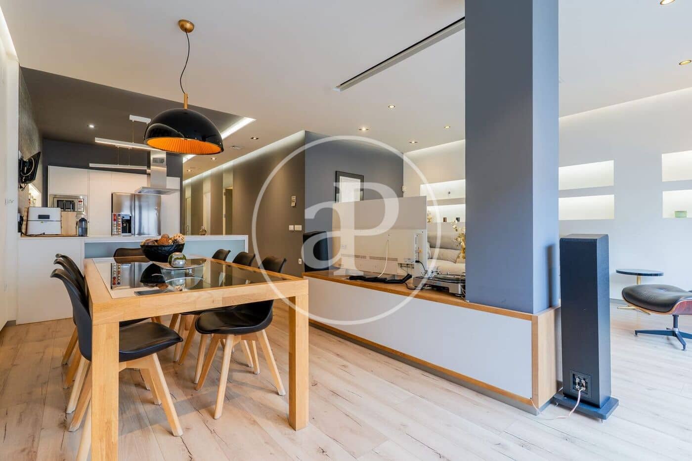 3 bedroom Apartment for rent in Valencia city with garage - € 4,000 (Ref: 9855549)
