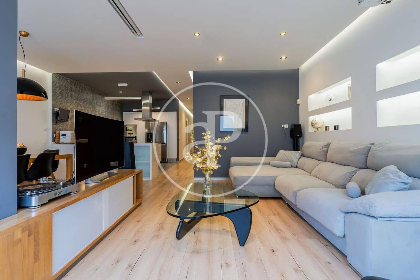 3 bedroom Apartment for rent in Valencia city with garage - € 4,000 (Ref: 9855549)