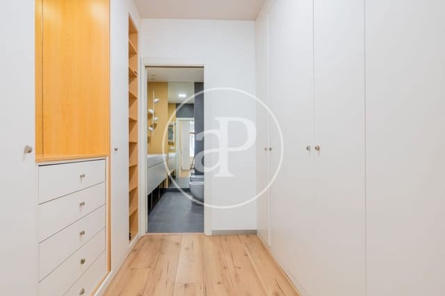 3 bedroom Apartment for rent in La Gran Via, Valencia city with garage - € 4,000 (Ref: 9855549)