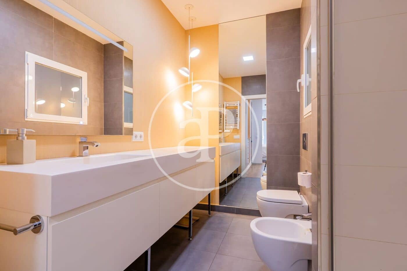 3 bedroom Apartment for rent in Valencia city with garage - € 4,000 (Ref: 9855549)