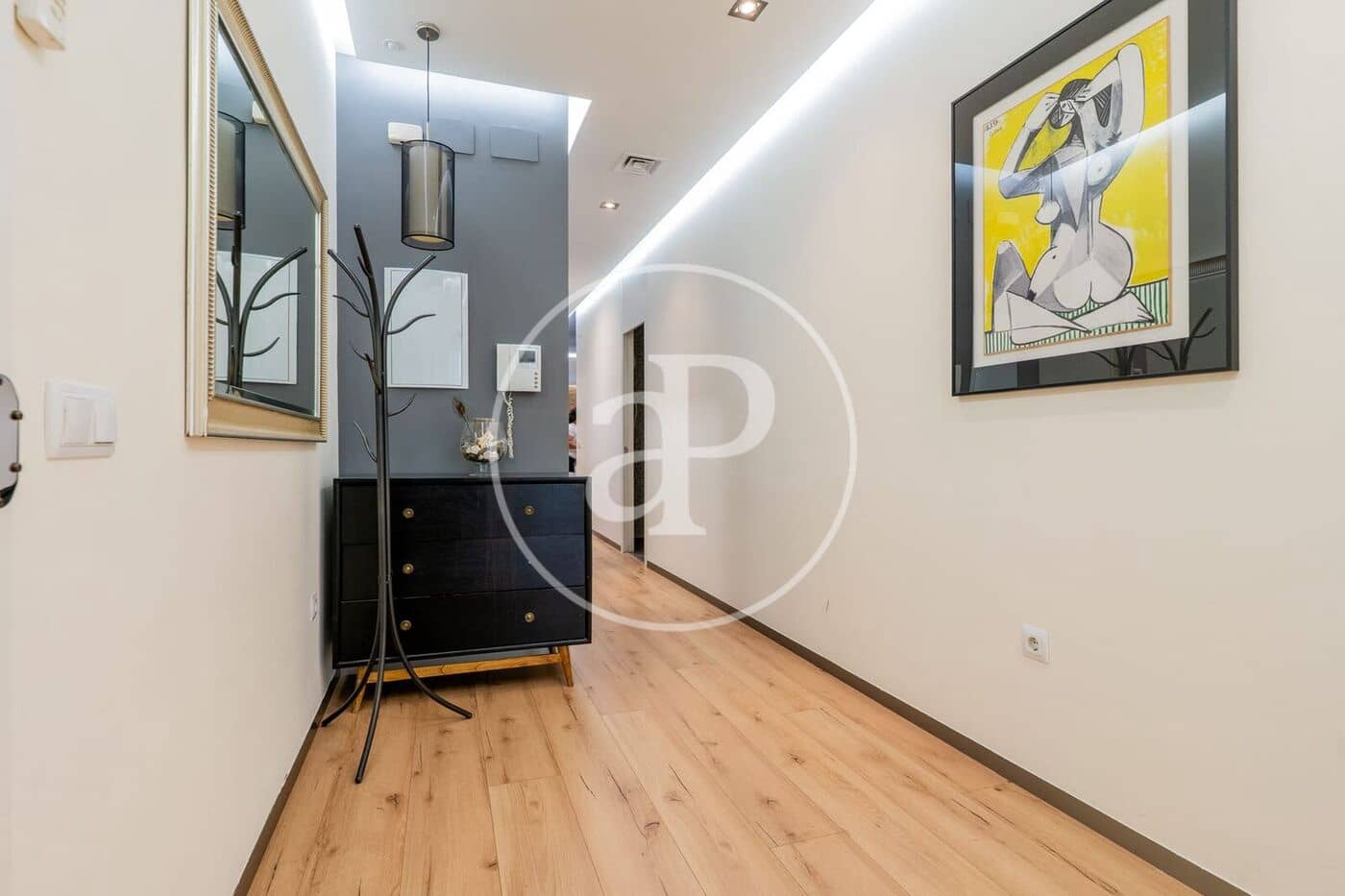3 bedroom Apartment for rent in Valencia city with garage - € 4,000 (Ref: 9855549)