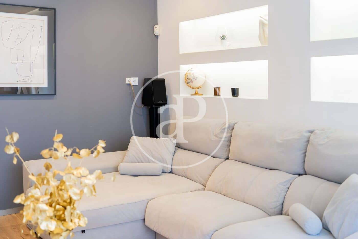 3 bedroom Apartment for rent in Valencia city with garage - € 4,000 (Ref: 9855549)