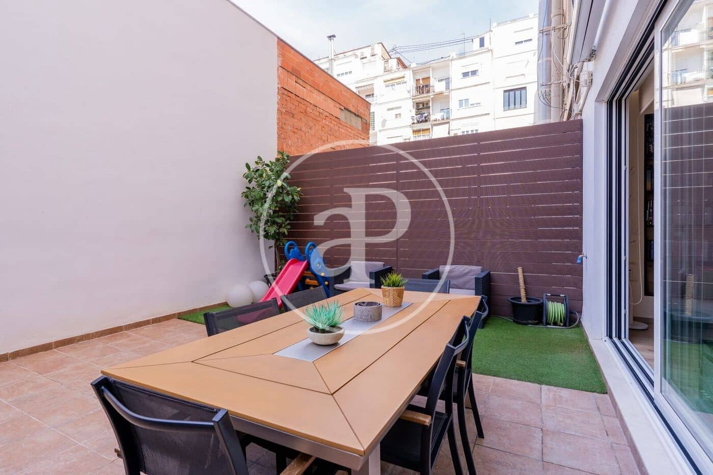 3 bedroom Apartment for rent in Valencia city with garage - € 4,000 (Ref: 9855549)