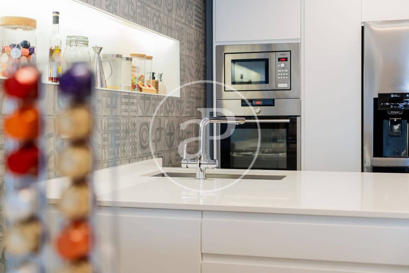 3 bedroom Apartment for rent in Valencia city with garage - € 4,000 (Ref: 9855549)