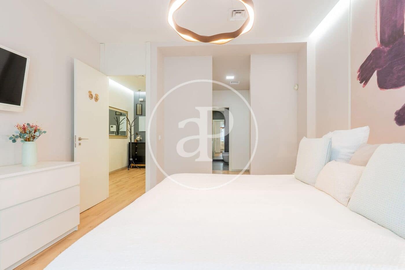 3 bedroom Apartment for rent in Valencia city with garage - € 4,000 (Ref: 9855549)