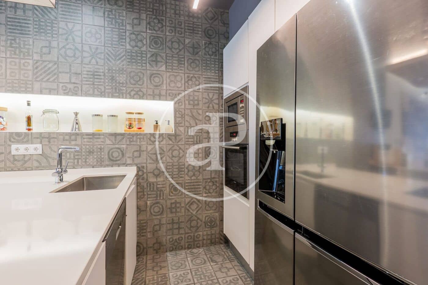 3 bedroom Apartment for rent in Valencia city with garage - € 4,000 (Ref: 9855549)