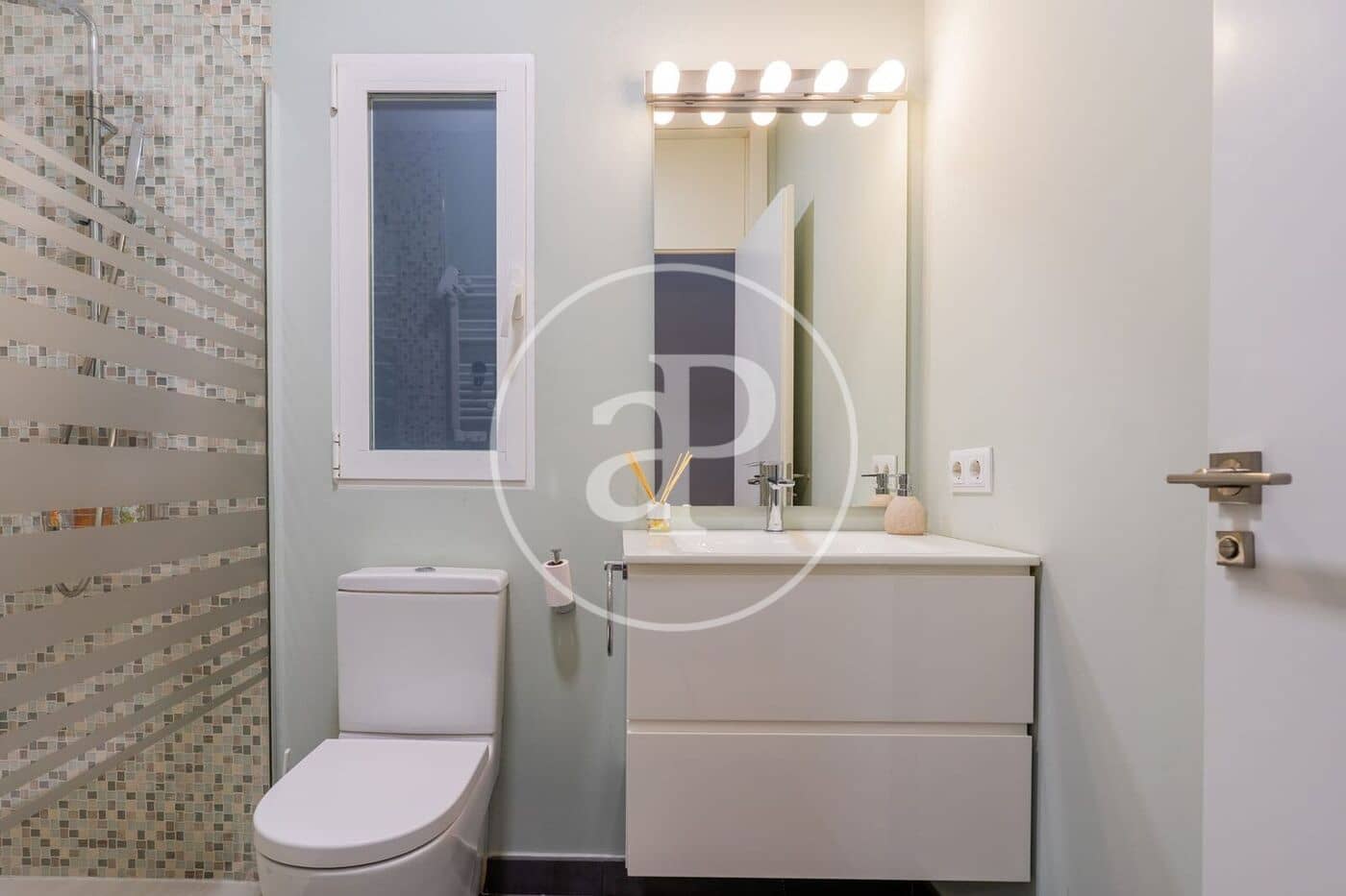 3 bedroom Apartment for rent in Valencia city with garage - € 4,000 (Ref: 9855549)