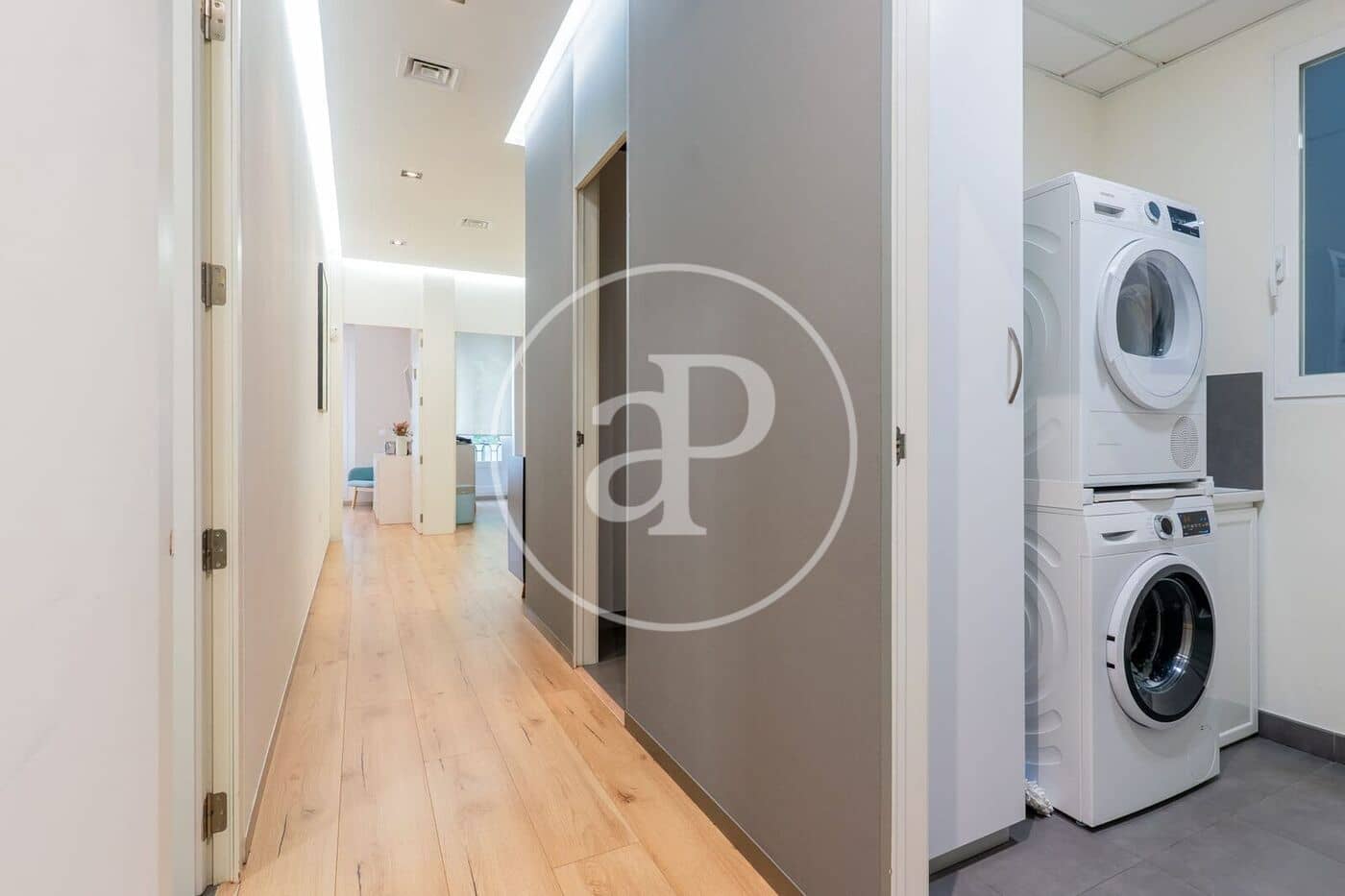 3 bedroom Apartment for rent in Valencia city with garage - € 4,000 (Ref: 9855549)