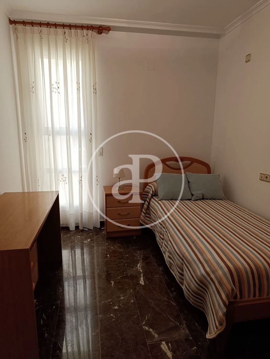 3 bedroom Apartment for rent in Valencia city with garage - € 1,700 (Ref: 9855550)