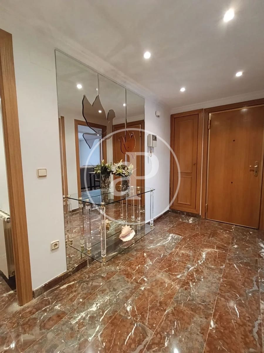3 bedroom Apartment for rent in Valencia city with garage - € 1,700 (Ref: 9855550)