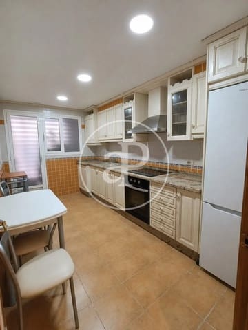 3 bedroom Apartment for rent in El Grau, Valencia city with garage - € 1,700 (Ref: 9855550)