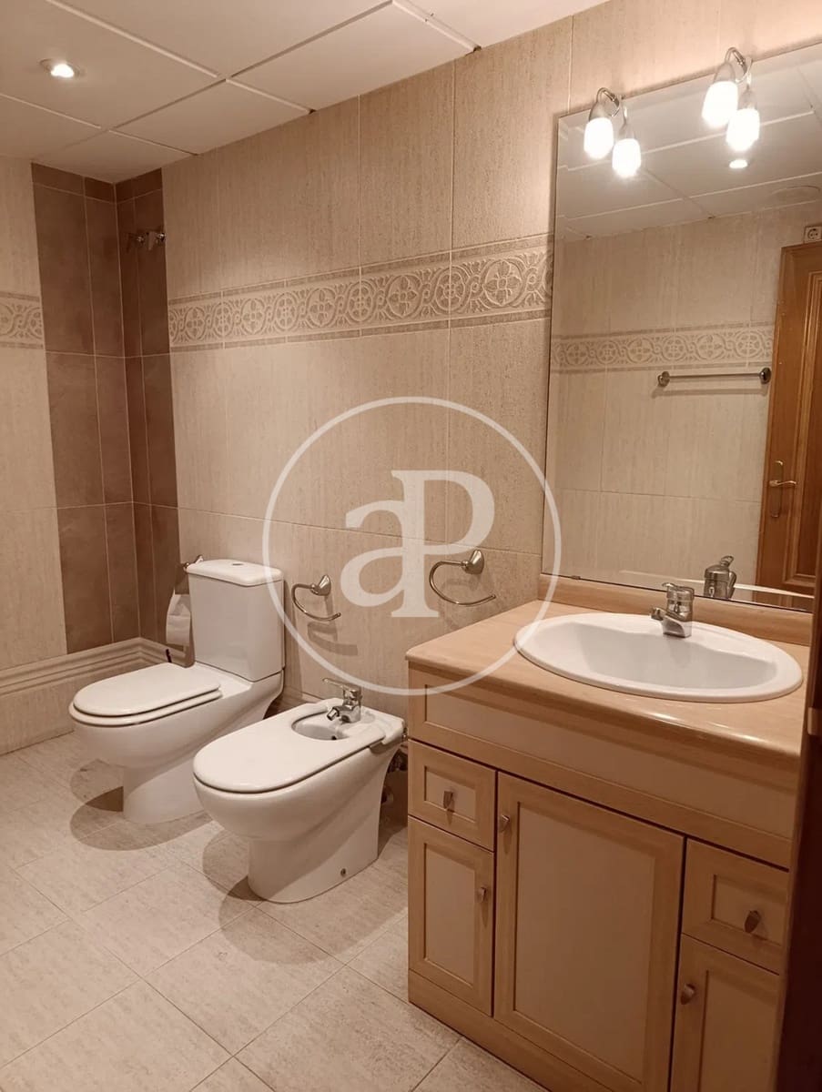 3 bedroom Apartment for rent in Valencia city with garage - € 1,700 (Ref: 9855550)
