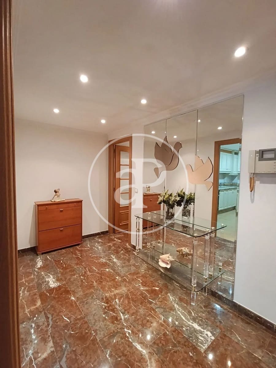 3 bedroom Apartment for rent in Valencia city with garage - € 1,700 (Ref: 9855550)