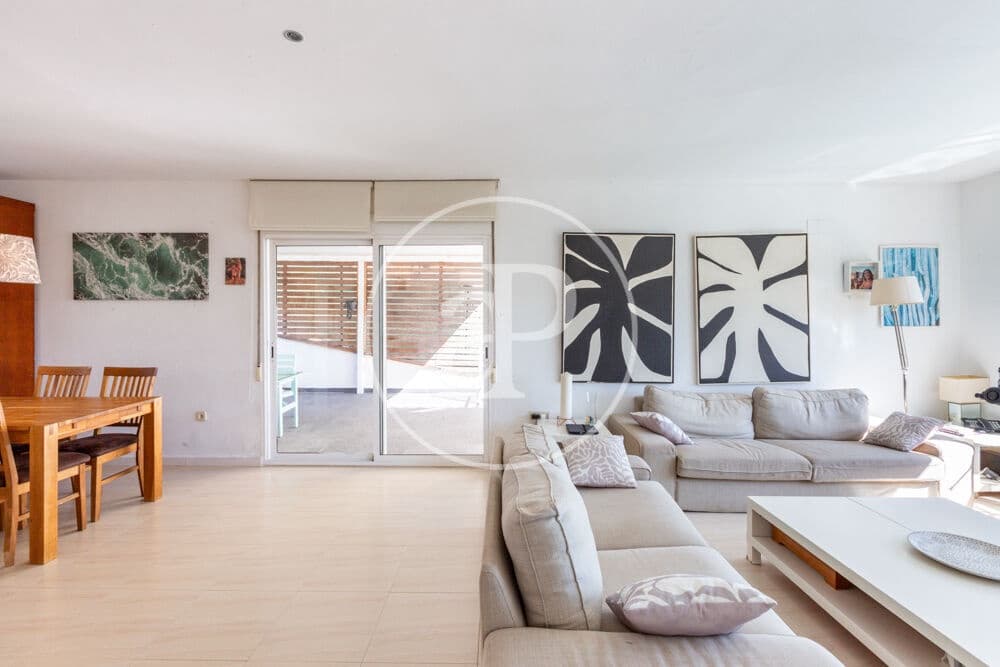 5 bedroom Villa for sale in Chiva with pool - € 470,000 (Ref: 9855552)