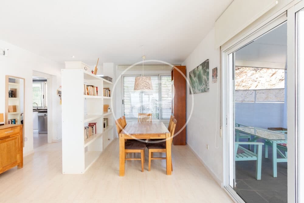 5 bedroom Villa for sale in Chiva with pool - € 470,000 (Ref: 9855552)