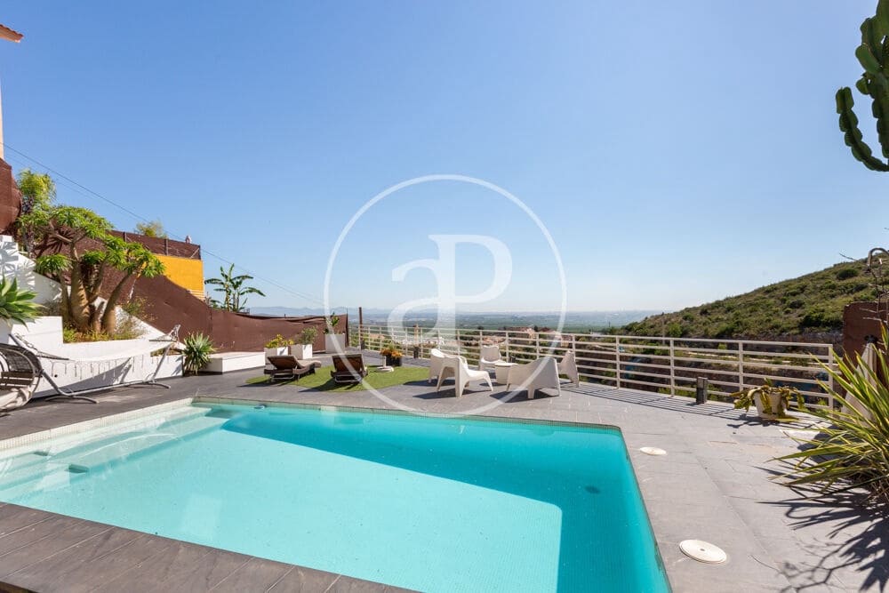 5 bedroom Villa for sale in Chiva with pool - € 470,000 (Ref: 9855552)