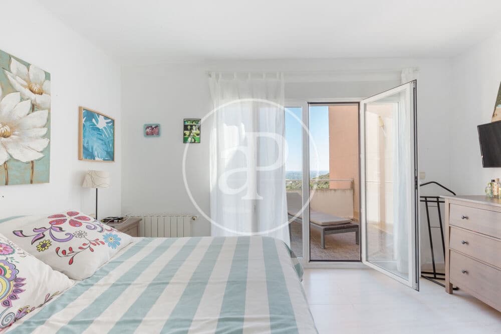 5 bedroom Villa for sale in Chiva with pool - € 470,000 (Ref: 9855552)