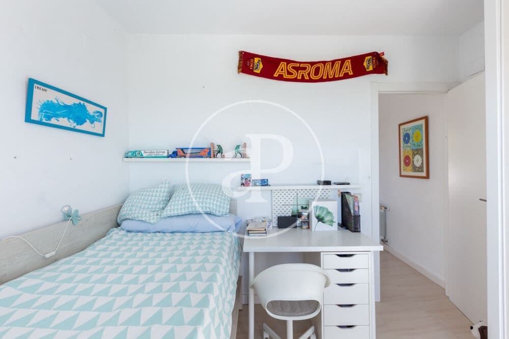 5 bedroom Villa for sale in Chiva with pool - € 470,000 (Ref: 9855552)
