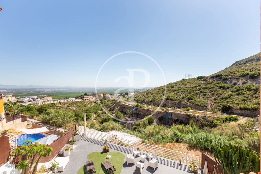 5 bedroom Villa for sale in Chiva with pool - € 470,000 (Ref: 9855552)