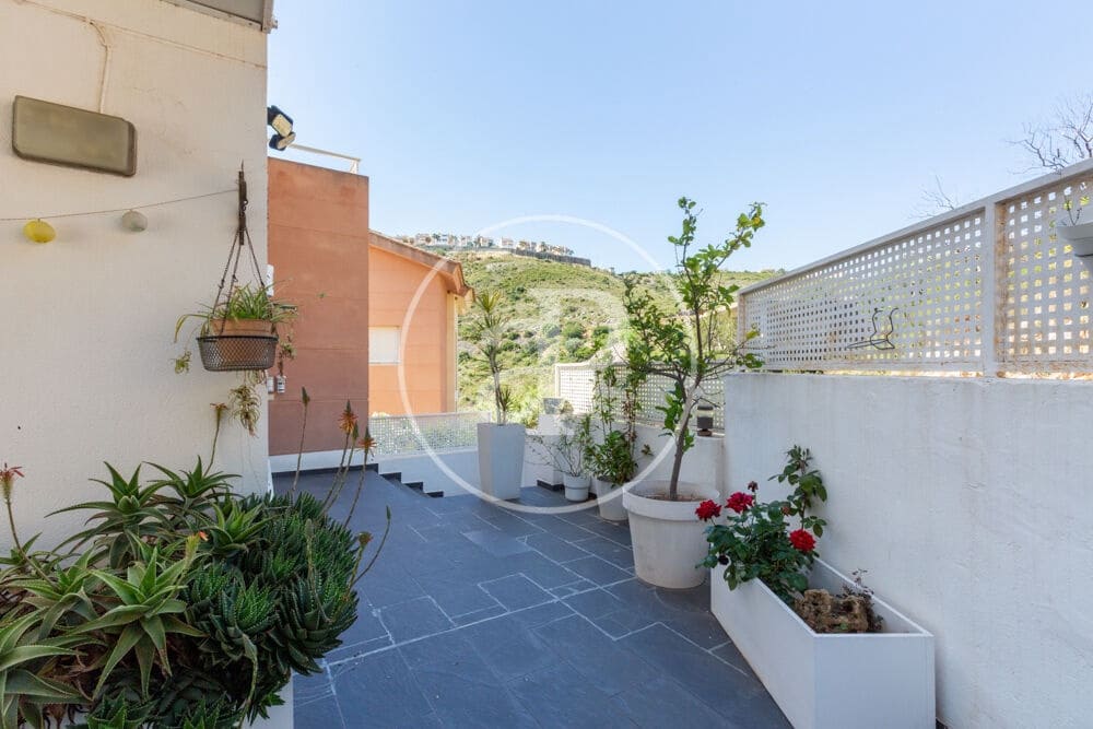 5 bedroom Villa for sale in Chiva with pool - € 470,000 (Ref: 9855552)