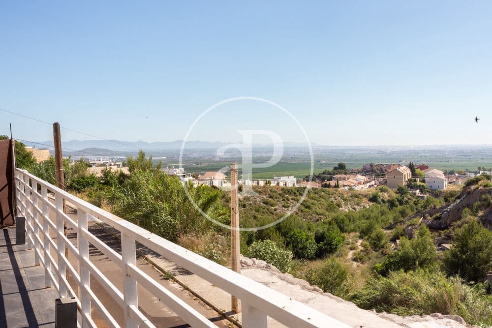 5 bedroom Villa for sale in Chiva with pool - € 470,000 (Ref: 9855552)