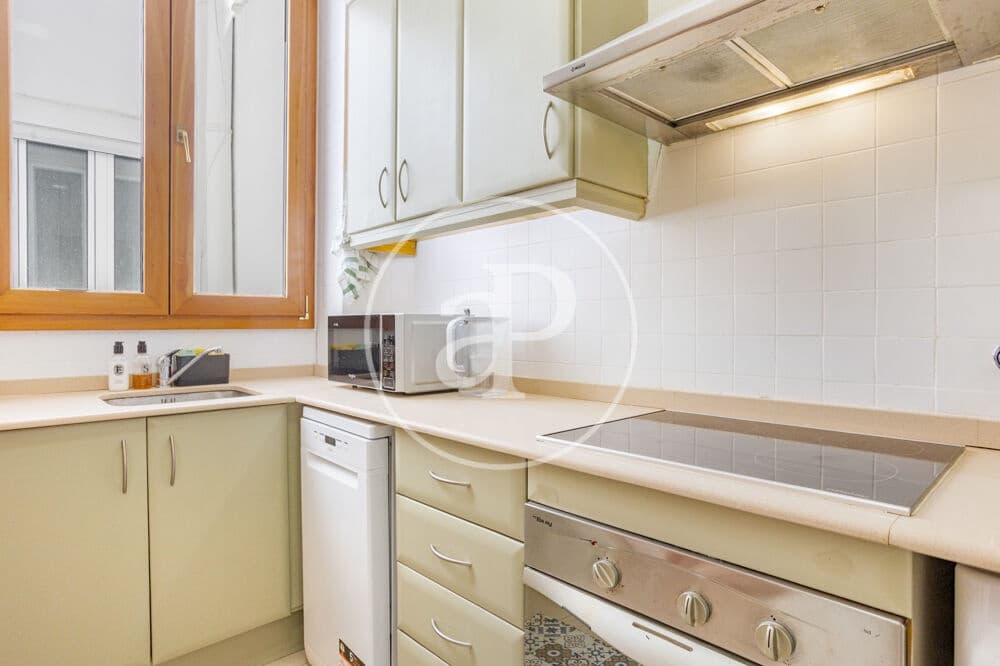 3 bedroom Apartment for rent in Valencia city - € 1,900 (Ref: 9860190)