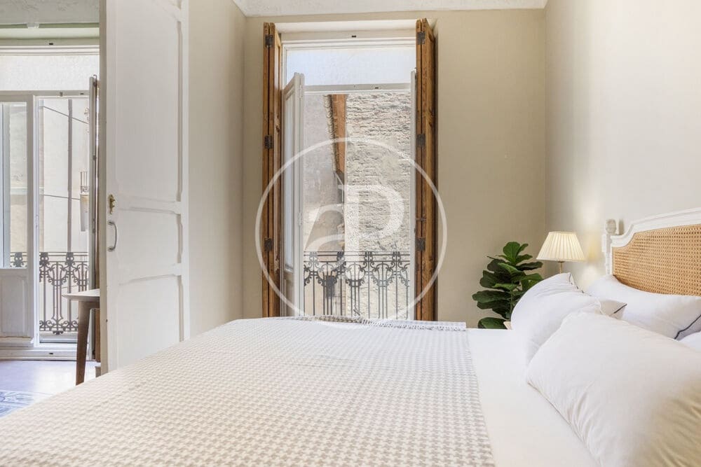 3 bedroom Apartment for rent in Valencia city - € 1,900 (Ref: 9860190)