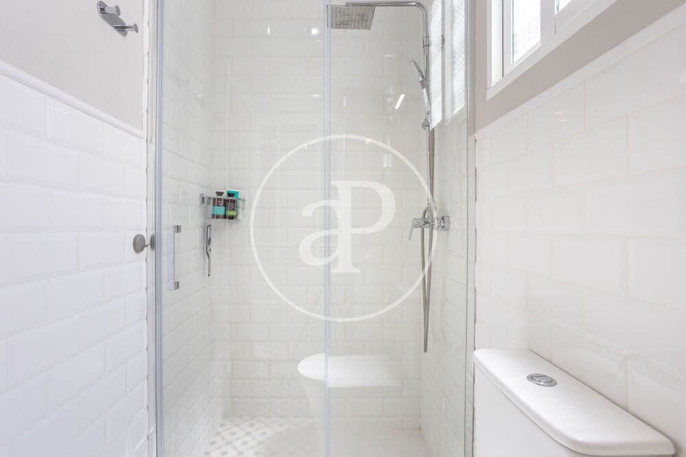 3 bedroom Apartment for rent in Valencia city - € 1,900 (Ref: 9860190)