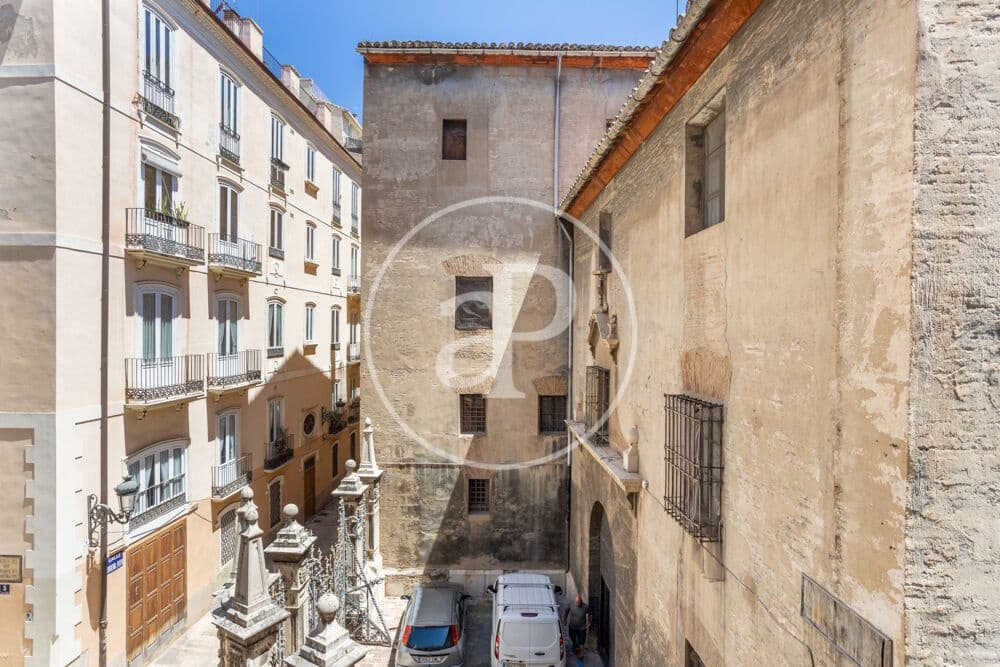 3 bedroom Apartment for rent in Valencia city - € 1,900 (Ref: 9860190)