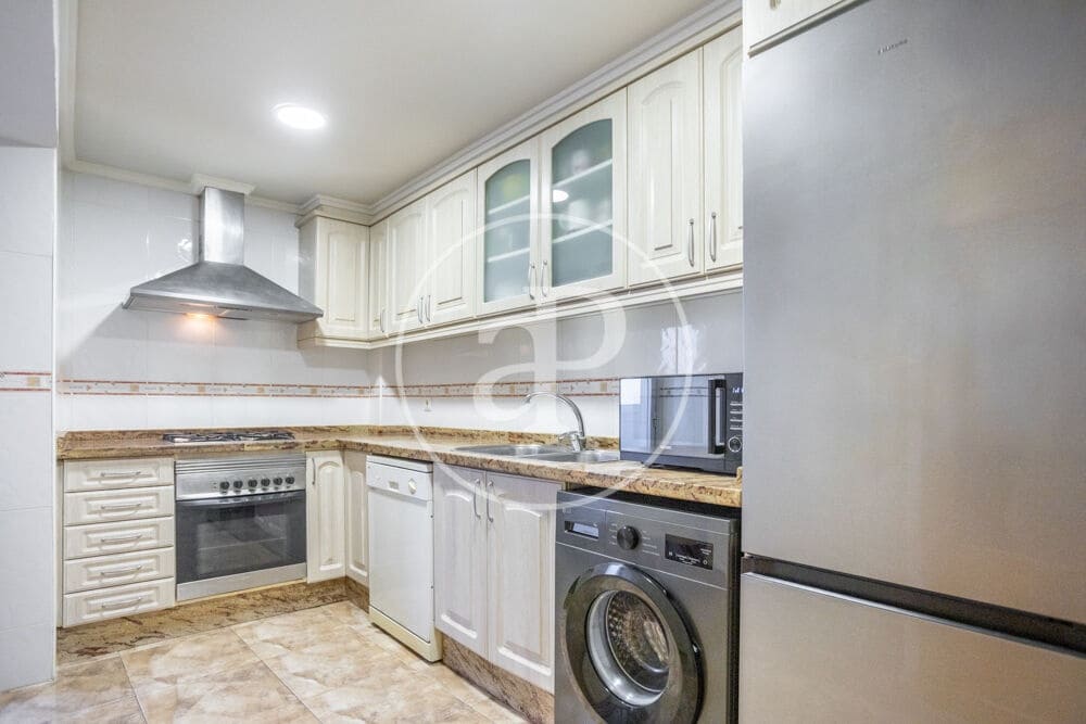 3 bedroom Apartment for sale in Torrent - € 180,000 (Ref: 9860192)