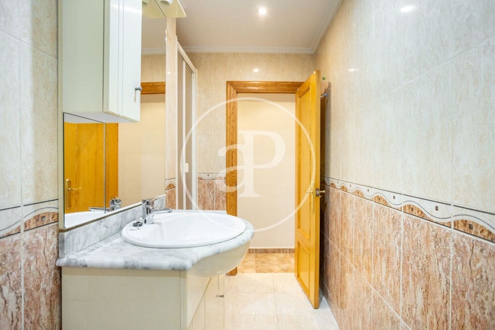 3 bedroom Apartment for sale in Torrent - € 180,000 (Ref: 9860192)