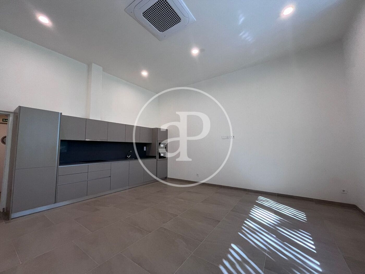 2 bedroom Apartment for sale in Valencia city with pool - € 445,000 (Ref: 9861931)