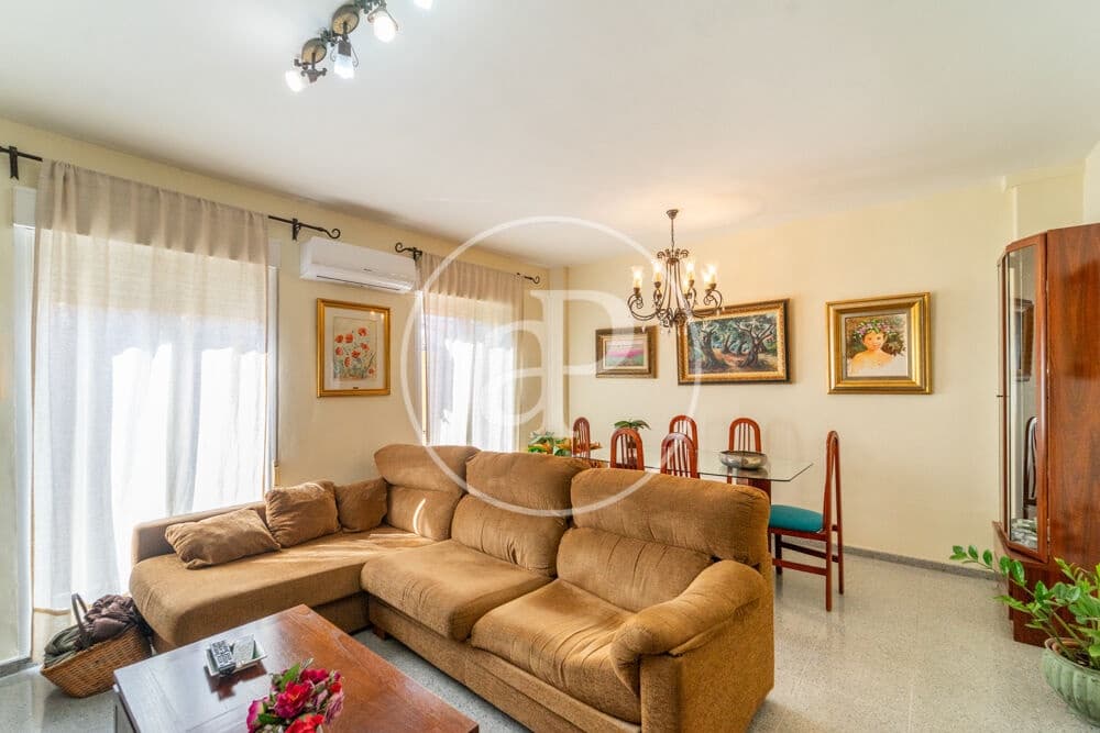 4 bedroom Villa for sale in Alcoy / Alcoi - € 190,000 (Ref: 9861933)