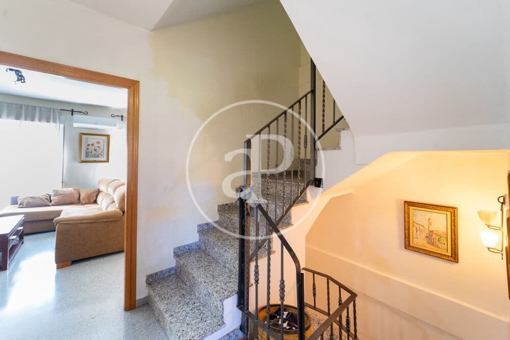 4 bedroom Villa for sale in Alcoy / Alcoi - € 190,000 (Ref: 9861933)