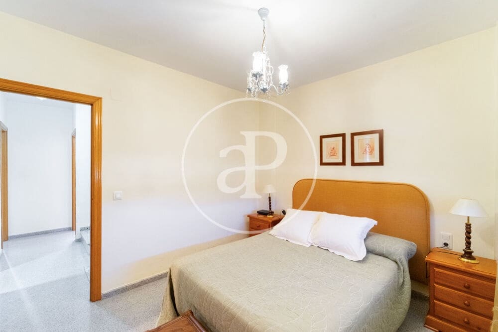 4 bedroom Villa for sale in Alcoy / Alcoi - € 190,000 (Ref: 9861933)