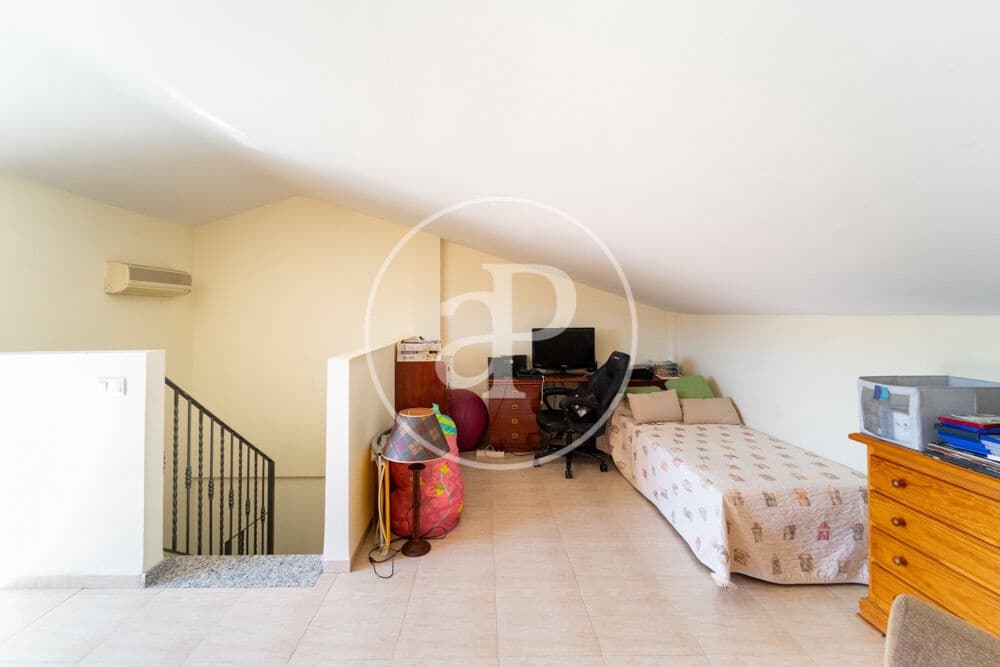 4 bedroom Villa for sale in Alcoy / Alcoi - € 190,000 (Ref: 9861933)