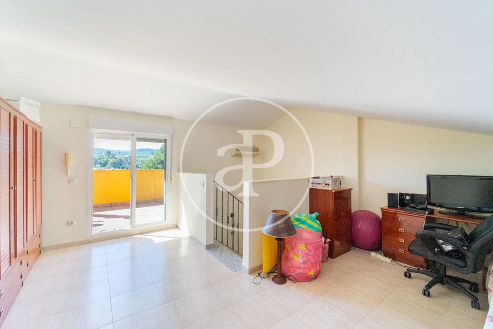 4 bedroom Villa for sale in Alcoy / Alcoi - € 190,000 (Ref: 9861933)