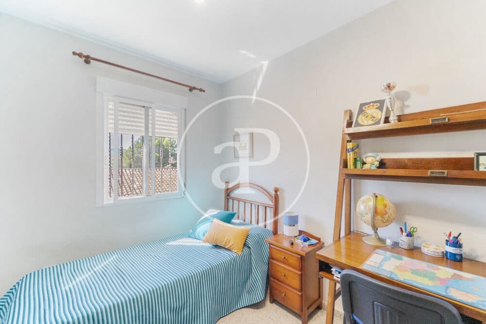 4 bedroom Villa for sale in Alcoy / Alcoi - € 190,000 (Ref: 9861933)