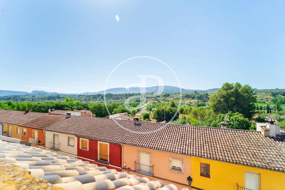 4 bedroom Villa for sale in Alcoy / Alcoi - € 190,000 (Ref: 9861933)