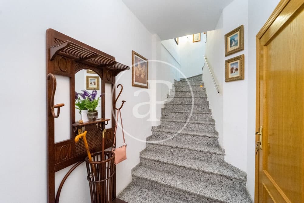 4 bedroom Villa for sale in Alcoy / Alcoi - € 190,000 (Ref: 9861933)
