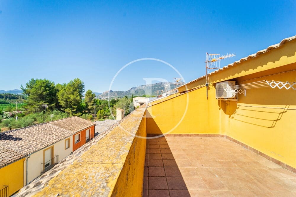 4 bedroom Villa for sale in Alcoy / Alcoi - € 190,000 (Ref: 9861933)