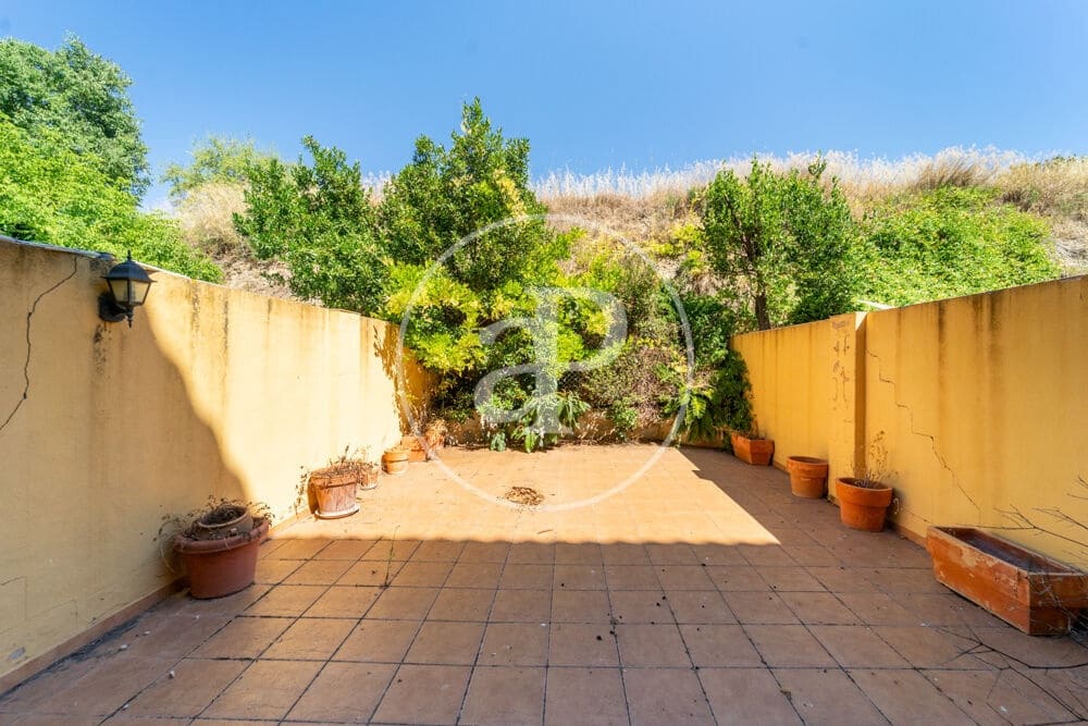 4 bedroom Villa for sale in Alcoy / Alcoi - € 190,000 (Ref: 9861933)