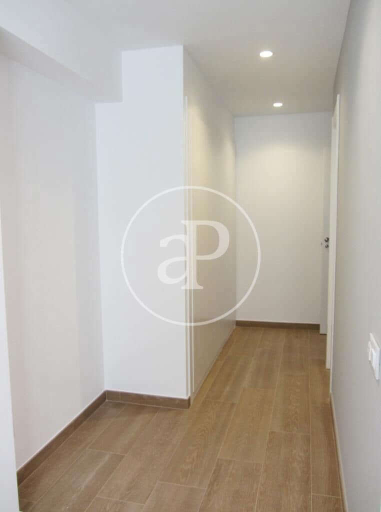 3 sovrum Lägenhet att hyra i Valencia stad - 1 800 € (Ref: 9865260)