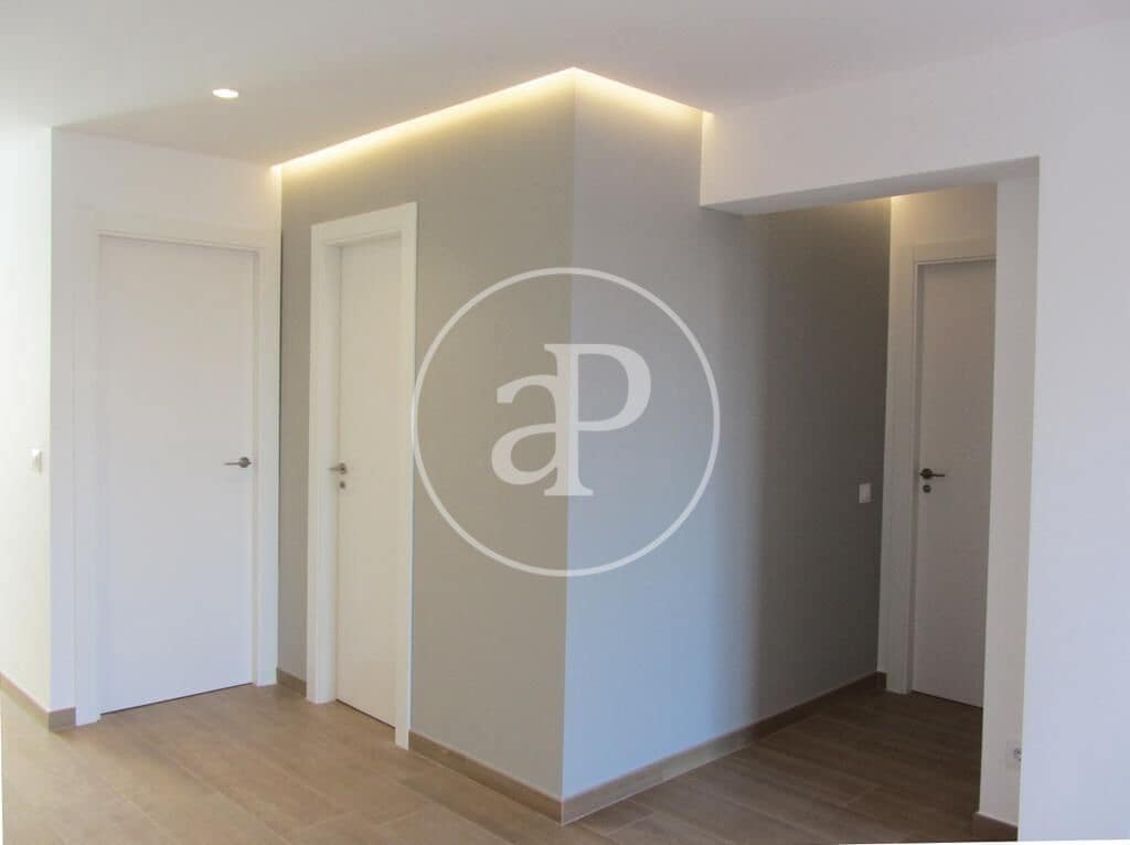 3 sovrum Lägenhet att hyra i Valencia stad - 1 800 € (Ref: 9865260)