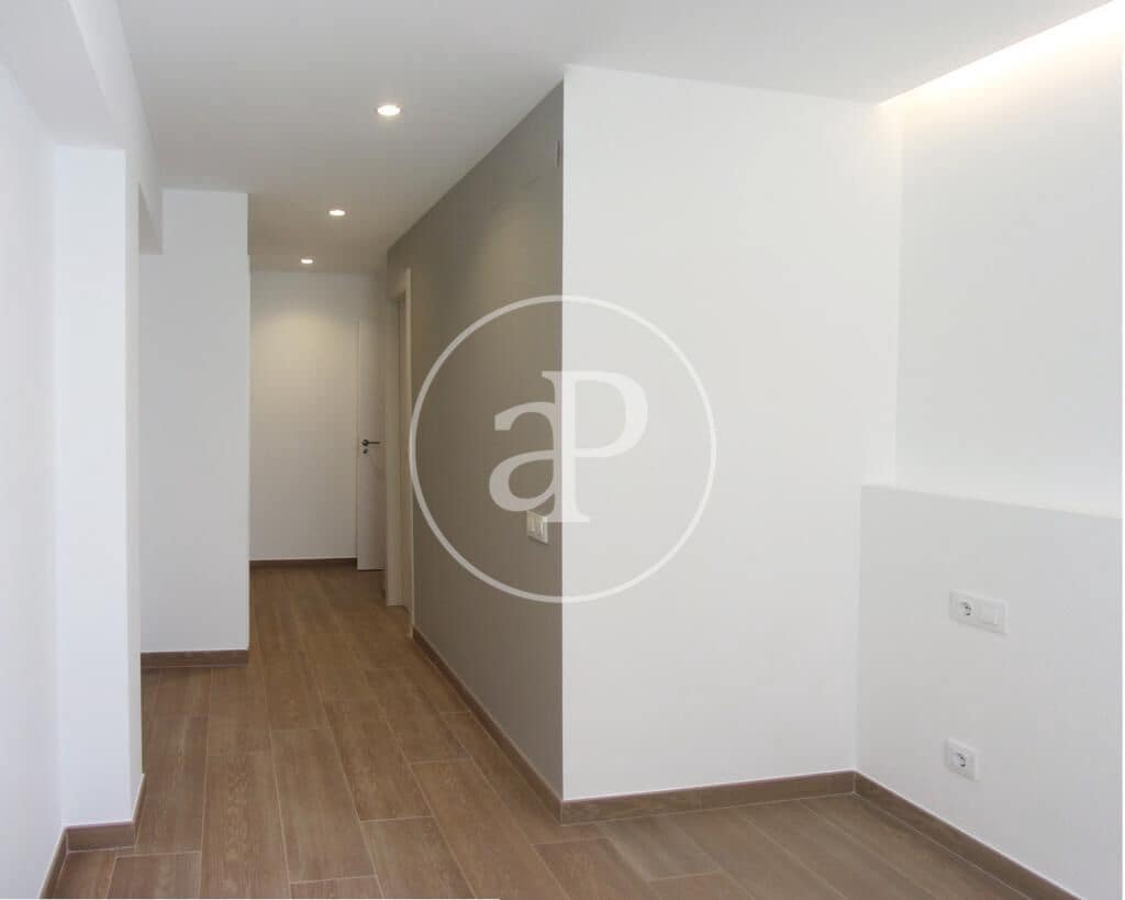 3 sovrum Lägenhet att hyra i Valencia stad - 1 800 € (Ref: 9865260)