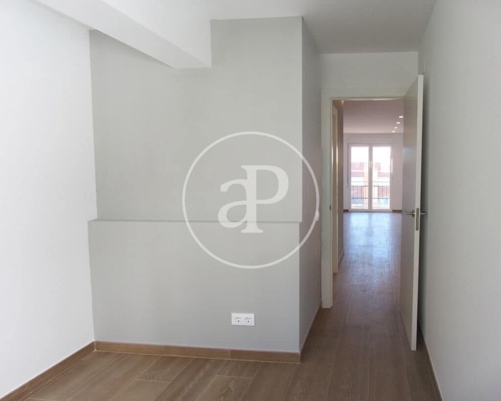 3 sovrum Lägenhet att hyra i Valencia stad - 1 800 € (Ref: 9865260)