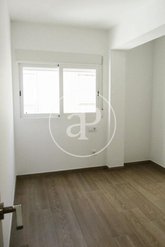 3 sovrum Lägenhet att hyra i Valencia stad - 1 800 € (Ref: 9865260)
