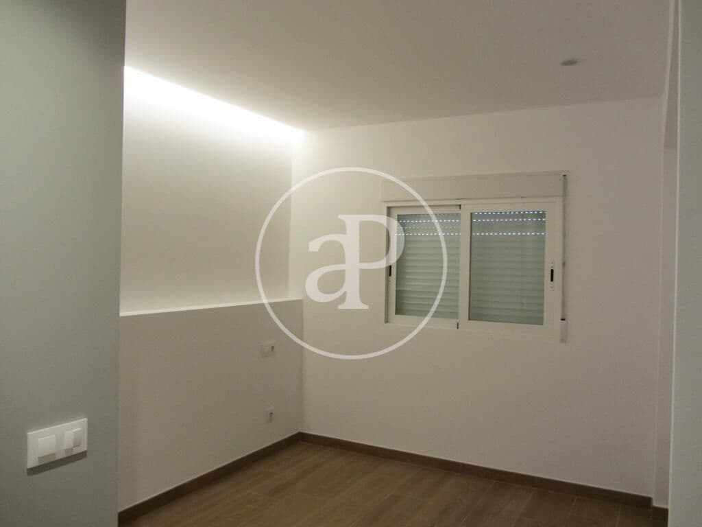3 sovrum Lägenhet att hyra i Valencia stad - 1 800 € (Ref: 9865260)